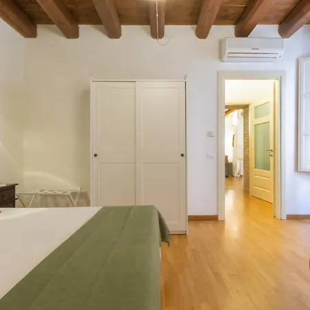 Martini Al Castello アパート *