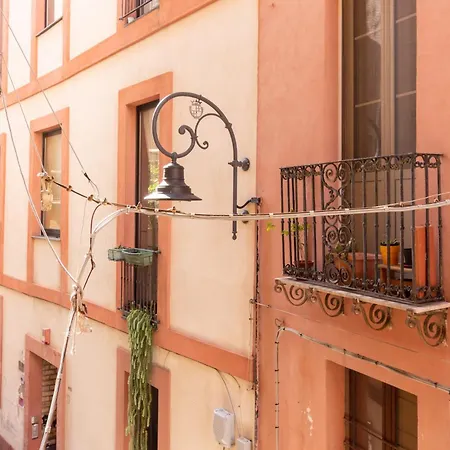 Martini Castello Boutique شقة كالياري