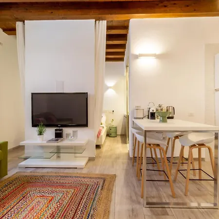 Apartmán Martini Castello Boutique - Historic Center & Lift *