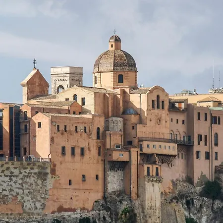 Martini Castello Boutique - Historic Center & Lift